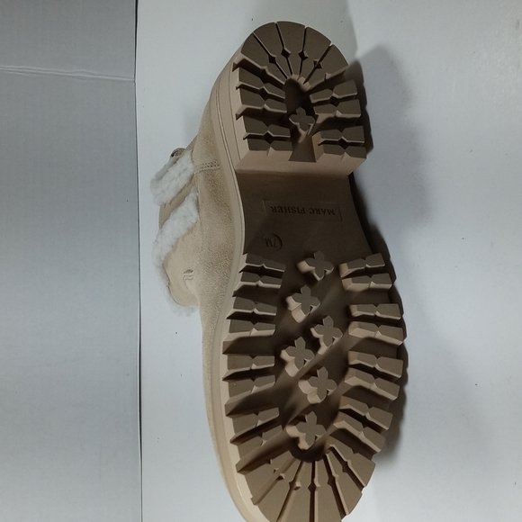 Boot - Picture 7 of 11